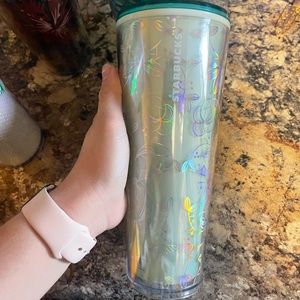 Venti iced Starbucks cup